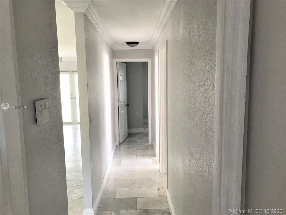 Recently Rented: $2,300 (4 beds, 2 baths, 1697 Square Feet)