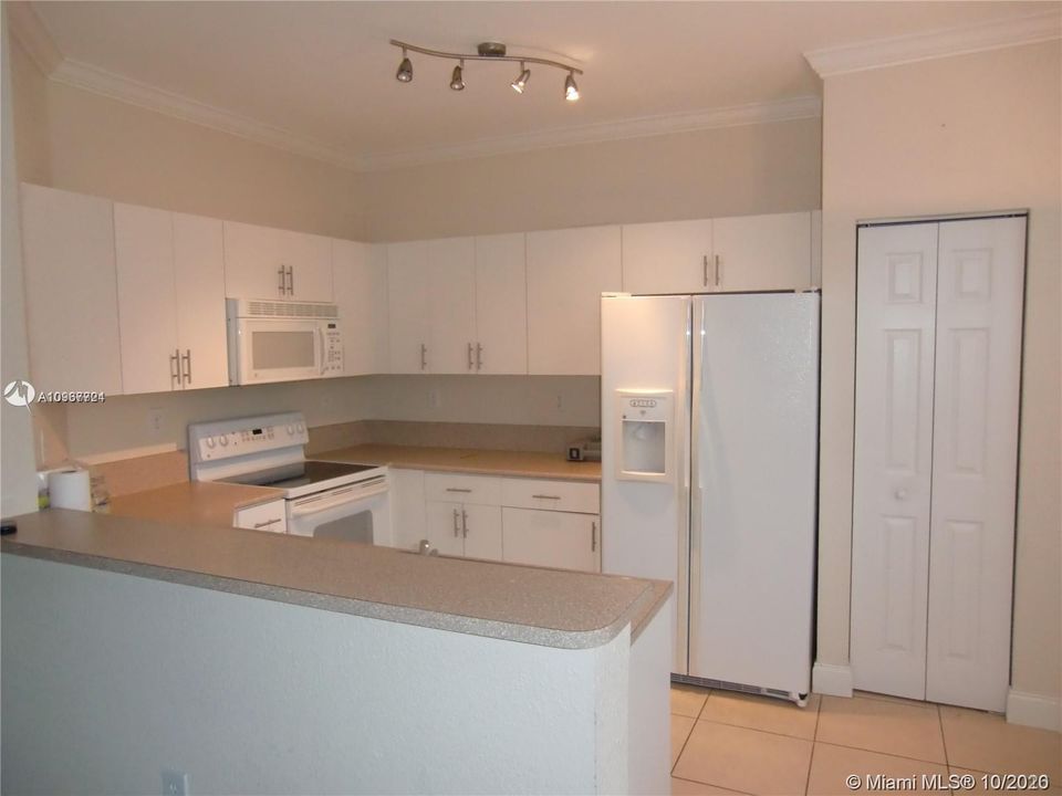 Recently Rented: $1,650 (3 beds, 2 baths, 1459 Square Feet)
