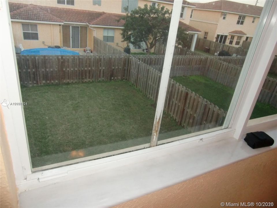 Recently Rented: $1,650 (3 beds, 2 baths, 1459 Square Feet)