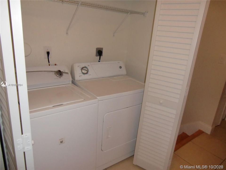Recently Rented: $1,650 (3 beds, 2 baths, 1459 Square Feet)