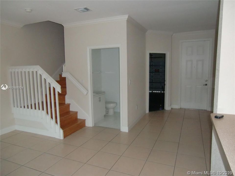 Recently Rented: $1,650 (3 beds, 2 baths, 1459 Square Feet)