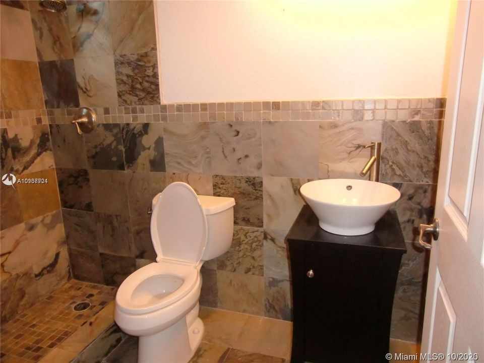 Recently Rented: $1,650 (3 beds, 2 baths, 1459 Square Feet)