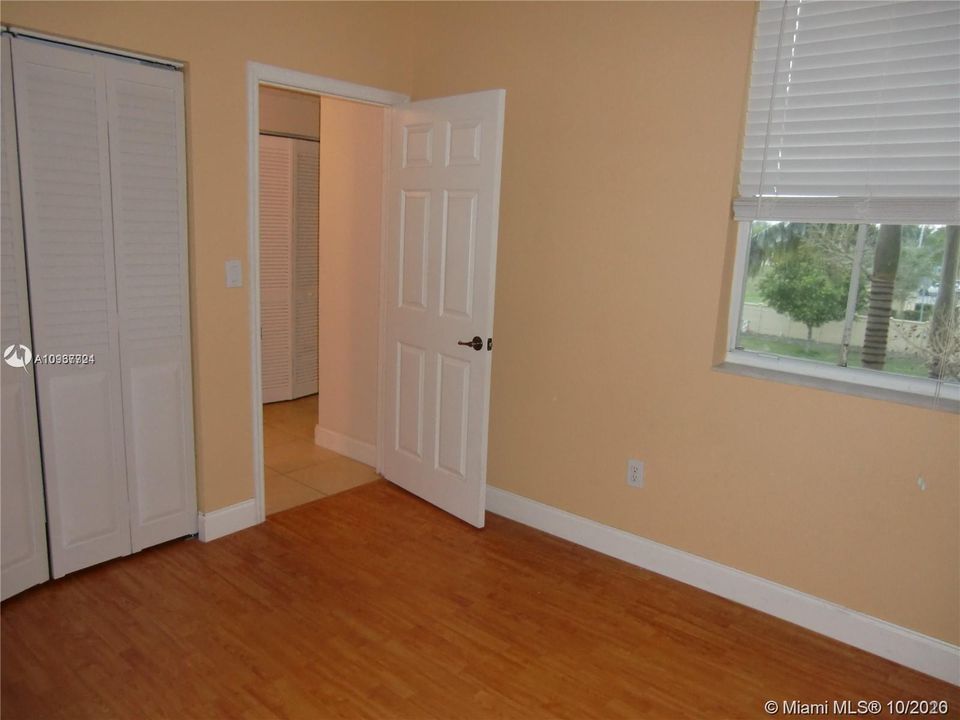 Recently Rented: $1,650 (3 beds, 2 baths, 1459 Square Feet)