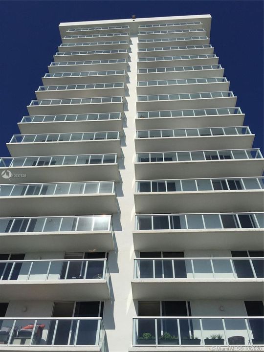 Recientemente alquilado: $1,850 (2 camas, 2 baños, 1139 Pies cuadrados)