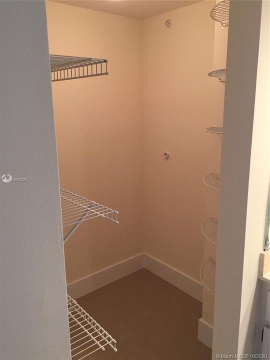 Recientemente alquilado: $1,850 (2 camas, 2 baños, 1139 Pies cuadrados)