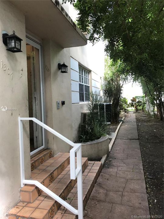 Vendido Recientemente: $150,000 (1 camas, 1 baños, 700 Pies cuadrados)