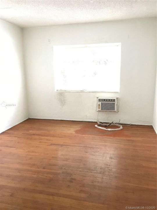 Vendido Recientemente: $150,000 (1 camas, 1 baños, 700 Pies cuadrados)
