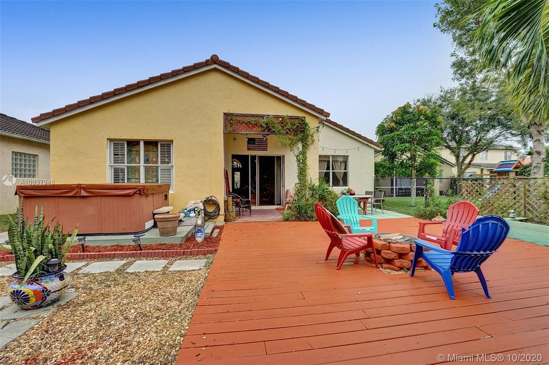 Vendido Recientemente: $384,900 (3 camas, 2 baños, 1856 Pies cuadrados)