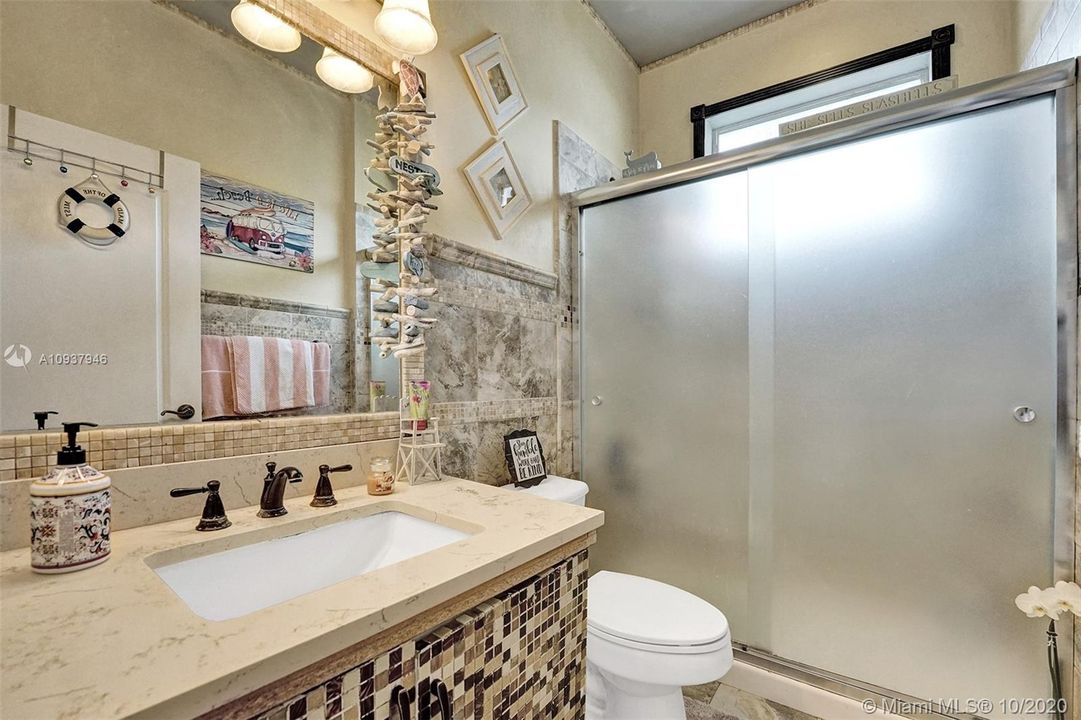 Vendido Recientemente: $384,900 (3 camas, 2 baños, 1856 Pies cuadrados)