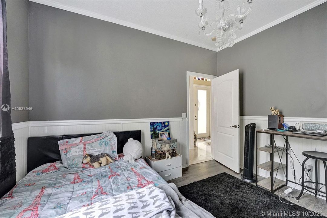 Vendido Recientemente: $384,900 (3 camas, 2 baños, 1856 Pies cuadrados)