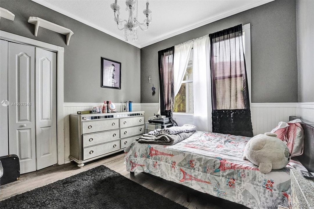 Vendido Recientemente: $384,900 (3 camas, 2 baños, 1856 Pies cuadrados)