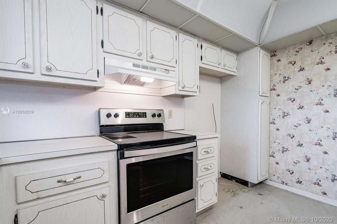 Недавно продано: $109,999 (1 спален, 1 ванн, 850 Квадратных фут)