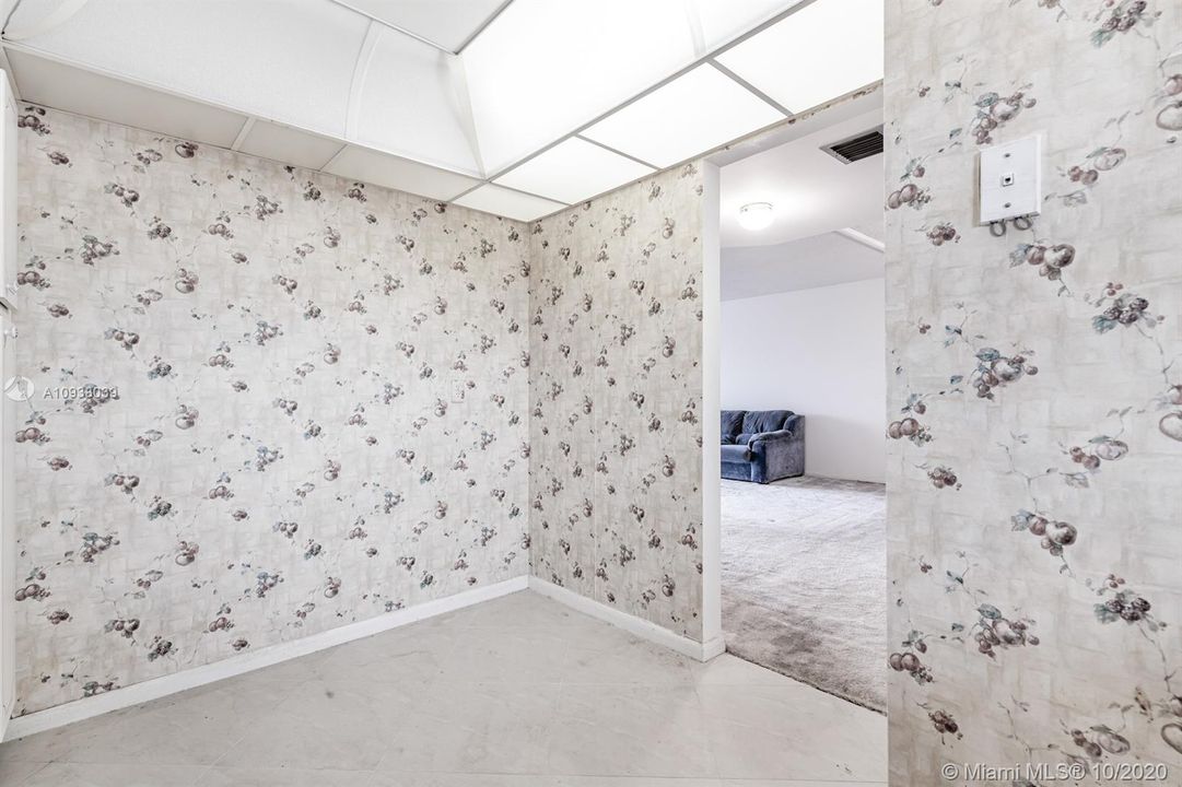 Недавно продано: $109,999 (1 спален, 1 ванн, 850 Квадратных фут)