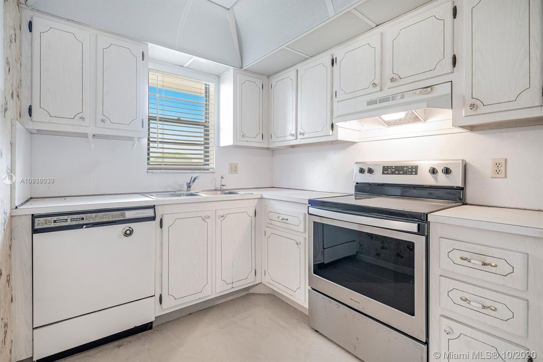 Недавно продано: $109,999 (1 спален, 1 ванн, 850 Квадратных фут)