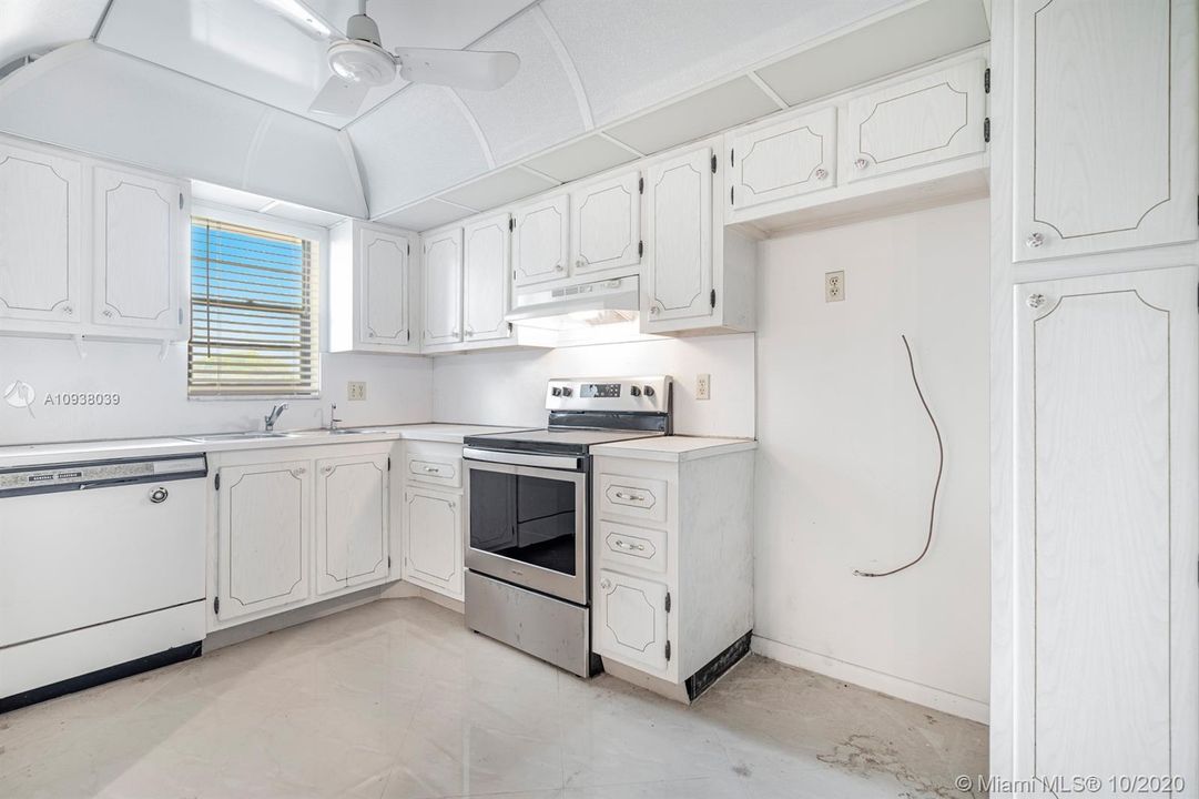 Недавно продано: $109,999 (1 спален, 1 ванн, 850 Квадратных фут)