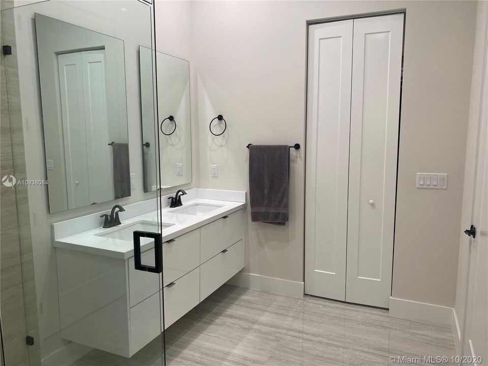 Vendido Recientemente: $599,000 (4 camas, 3 baños, 0 Pies cuadrados)