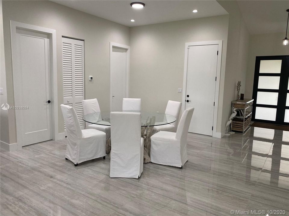 Vendido Recientemente: $599,000 (4 camas, 3 baños, 0 Pies cuadrados)