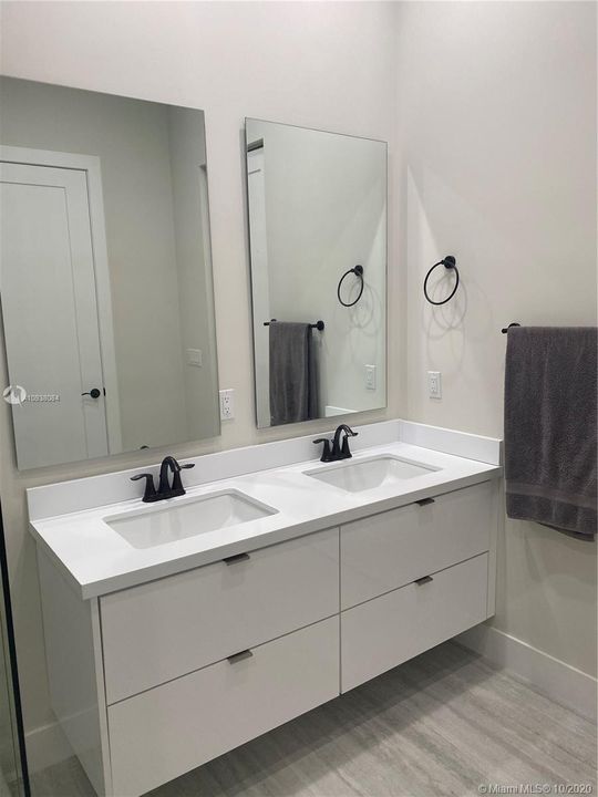 Vendido Recientemente: $599,000 (4 camas, 3 baños, 0 Pies cuadrados)