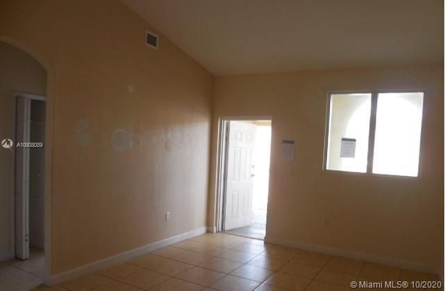 Recently Sold: $115,000 (2 beds, 2 baths, 930 Square Feet)