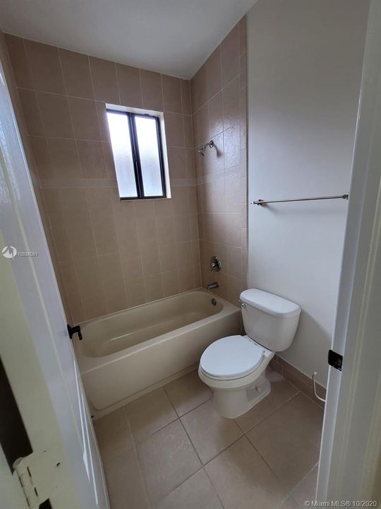 Недавно арендовано: $4,400 (5 спален, 4 ванн, 3727 Квадратных фут)