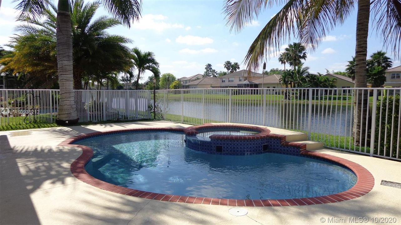 Recently Rented: $3,300 (3 beds, 2 baths, 2116 Square Feet)