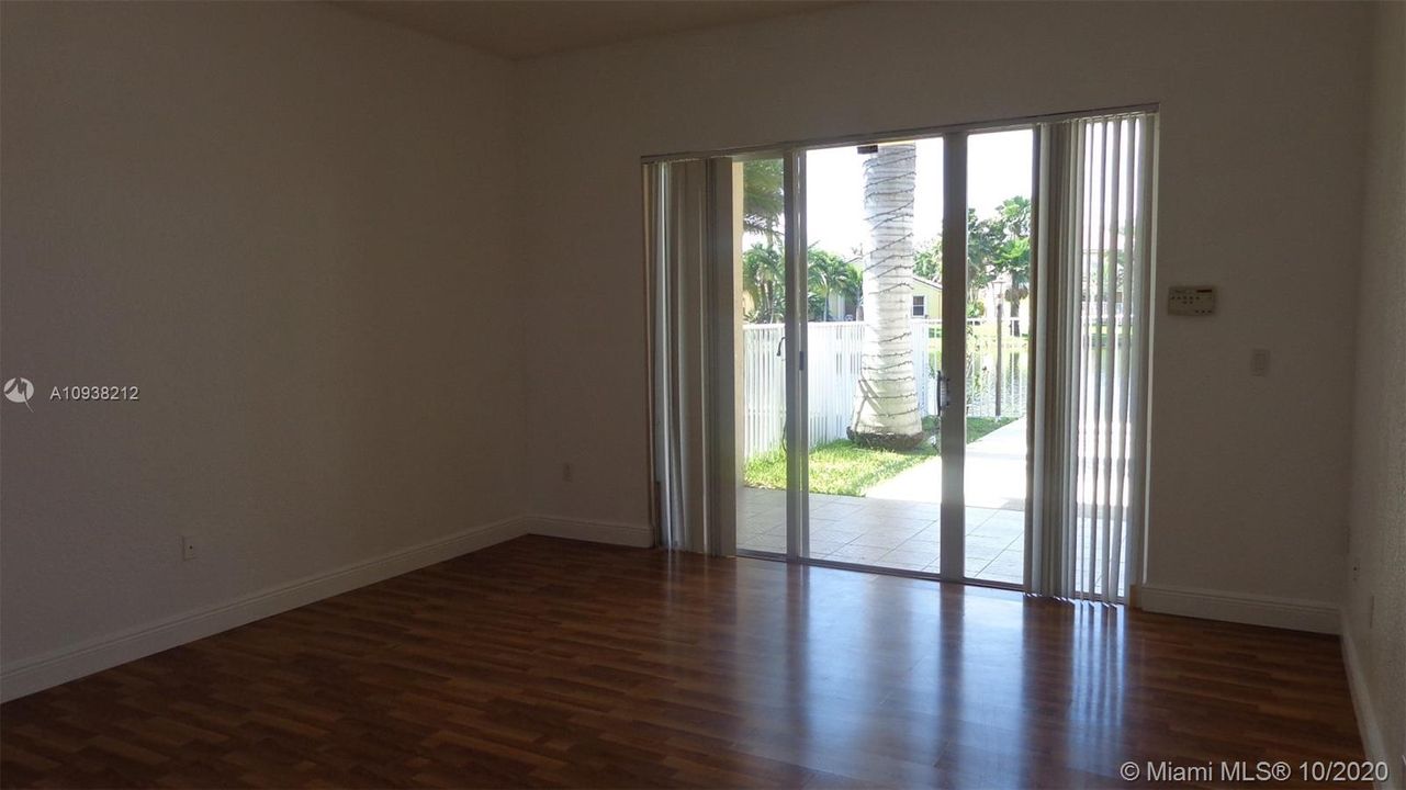 Recently Rented: $3,300 (3 beds, 2 baths, 2116 Square Feet)