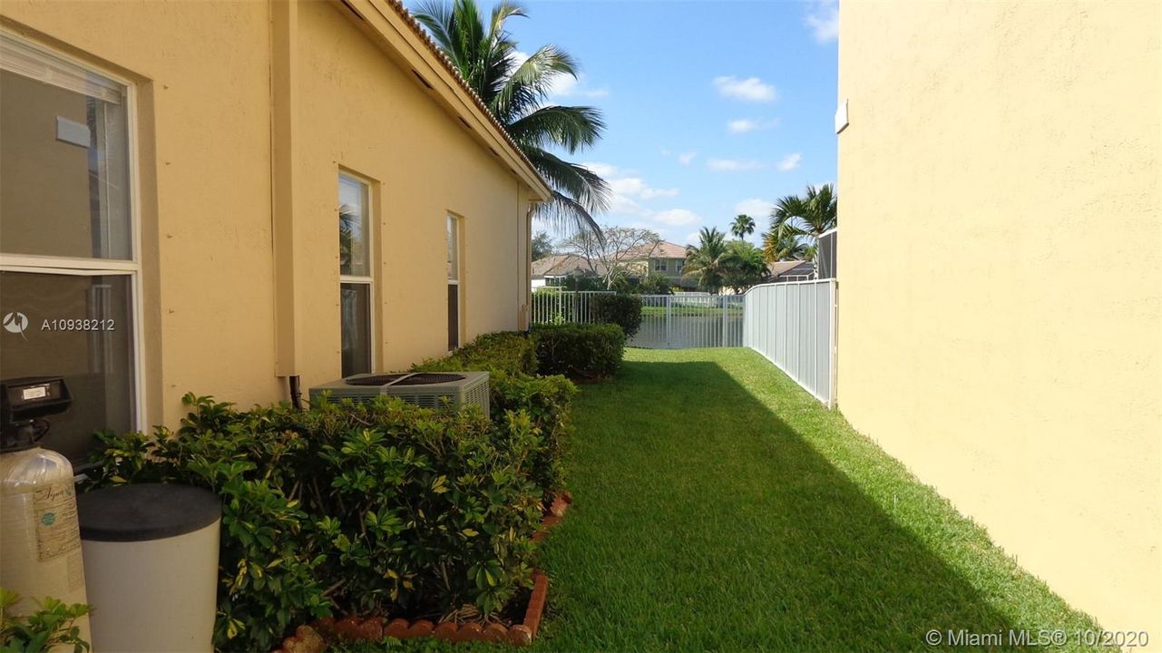 Recently Rented: $3,300 (3 beds, 2 baths, 2116 Square Feet)