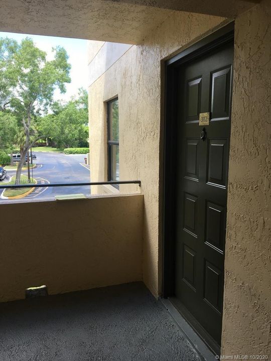 Recently Rented: $1,275 (1 beds, 1 baths, 754 Square Feet)