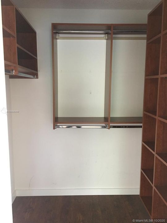 Recently Rented: $1,275 (1 beds, 1 baths, 754 Square Feet)