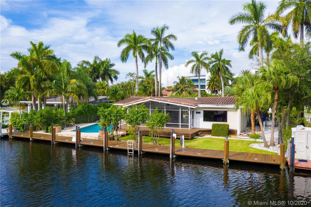Recently Sold: $1,599,900 (3 beds, 3 baths, 2038 Square Feet)