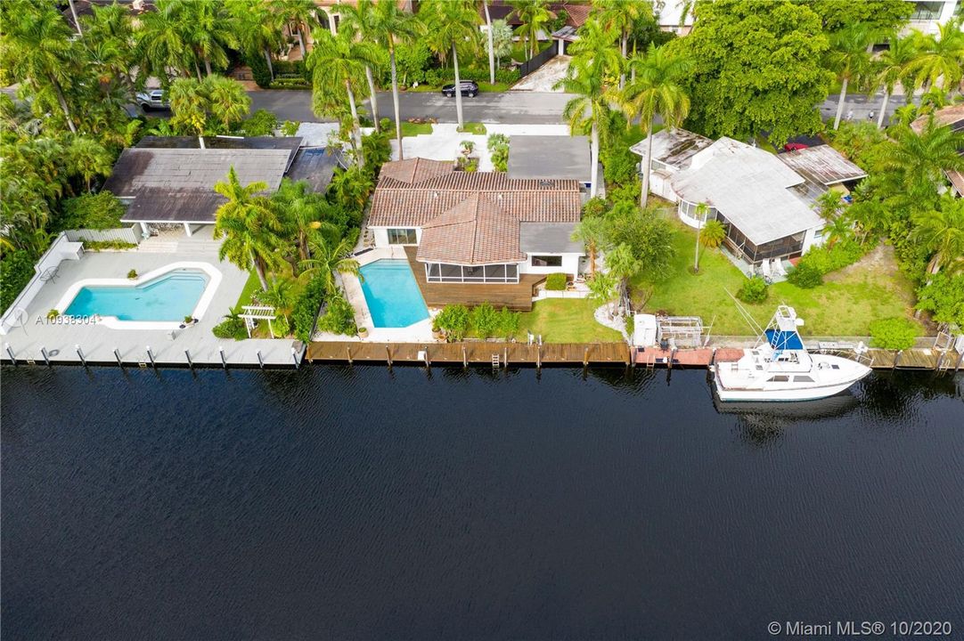 Recently Sold: $1,599,900 (3 beds, 3 baths, 2038 Square Feet)