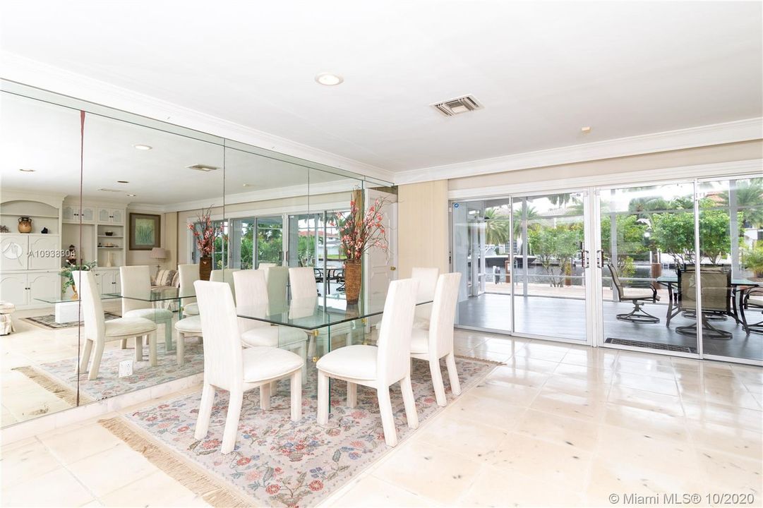Recently Sold: $1,599,900 (3 beds, 3 baths, 2038 Square Feet)