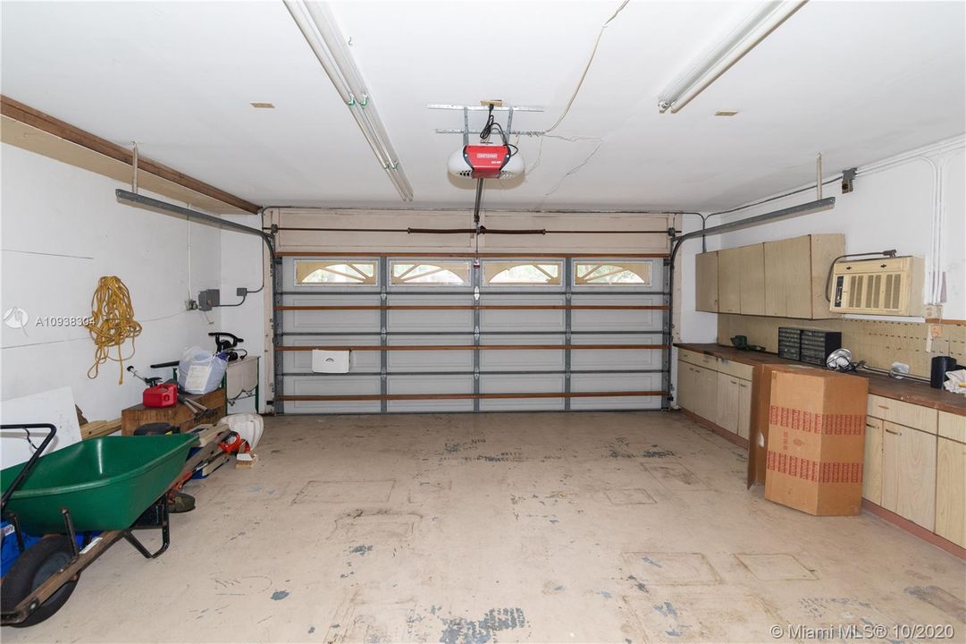 Recently Sold: $1,599,900 (3 beds, 3 baths, 2038 Square Feet)