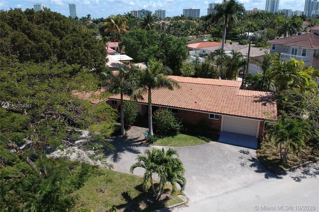 Recently Sold: $995,000 (3 beds, 3 baths, 3258 Square Feet)