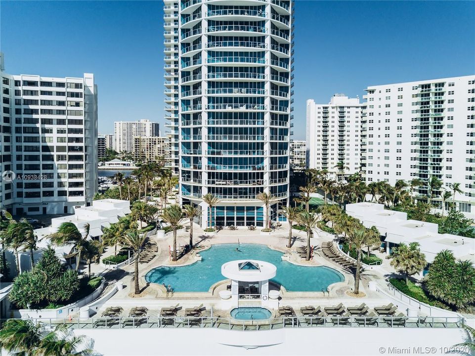 Recently Sold: $773,000 (2 beds, 2 baths, 1733 Square Feet)