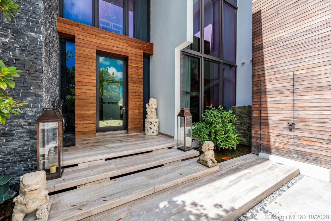 Vendido Recientemente: $6,995,000 (5 camas, 6 baños, 5202 Pies cuadrados)