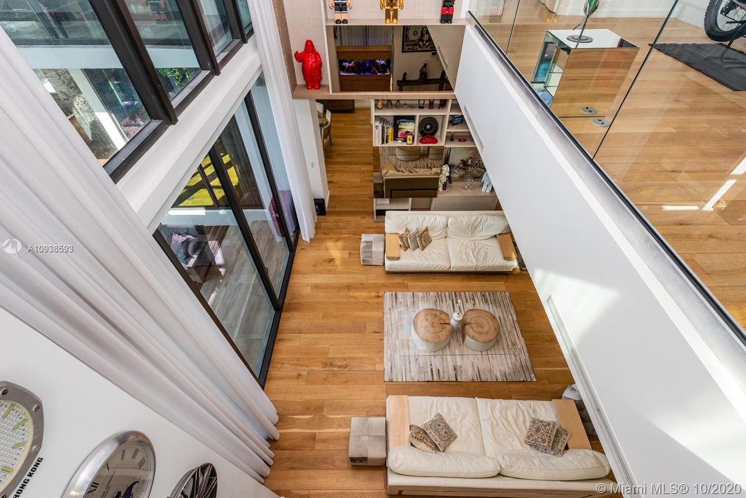 Vendido Recientemente: $6,995,000 (5 camas, 6 baños, 5202 Pies cuadrados)