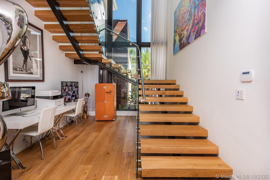 Vendido Recientemente: $6,995,000 (5 camas, 6 baños, 5202 Pies cuadrados)
