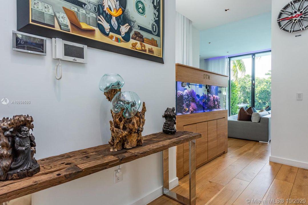 Vendido Recientemente: $6,995,000 (5 camas, 6 baños, 5202 Pies cuadrados)