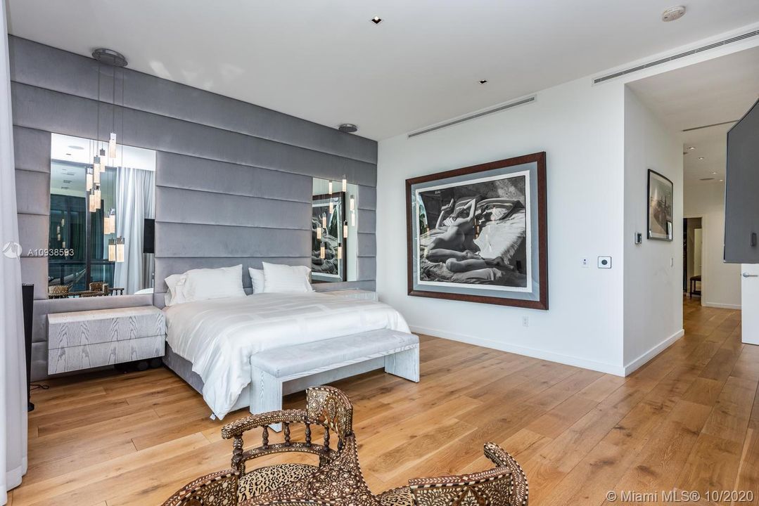 Vendido Recientemente: $6,995,000 (5 camas, 6 baños, 5202 Pies cuadrados)