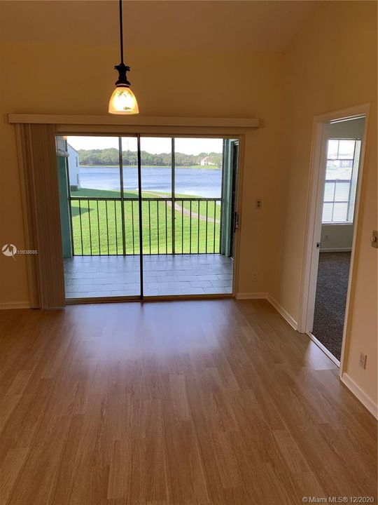 Vendido Recientemente: $205,000 (2 camas, 2 baños, 935 Pies cuadrados)