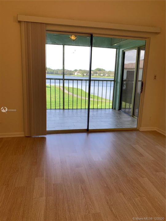 Vendido Recientemente: $205,000 (2 camas, 2 baños, 935 Pies cuadrados)