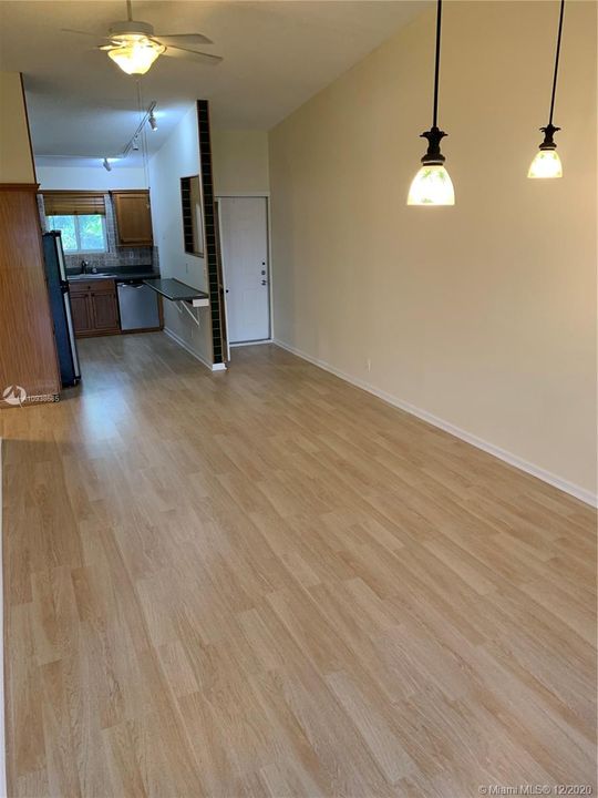 Vendido Recientemente: $205,000 (2 camas, 2 baños, 935 Pies cuadrados)