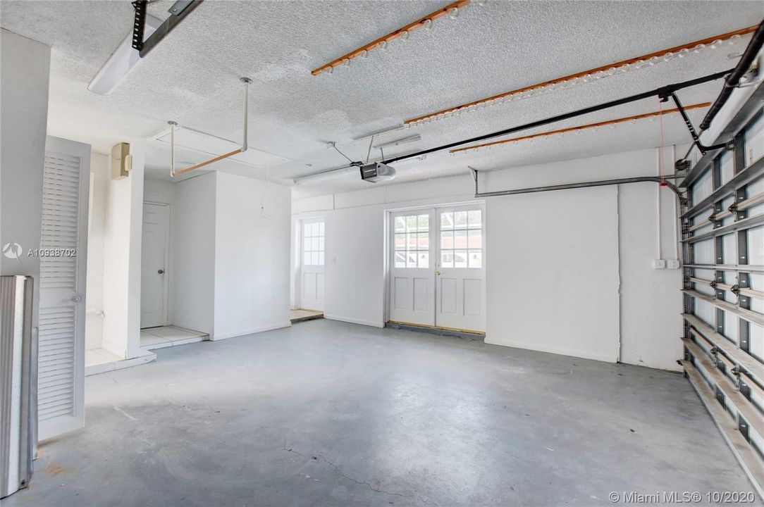 Recently Sold: $399,900 (3 beds, 2 baths, 1699 Square Feet)