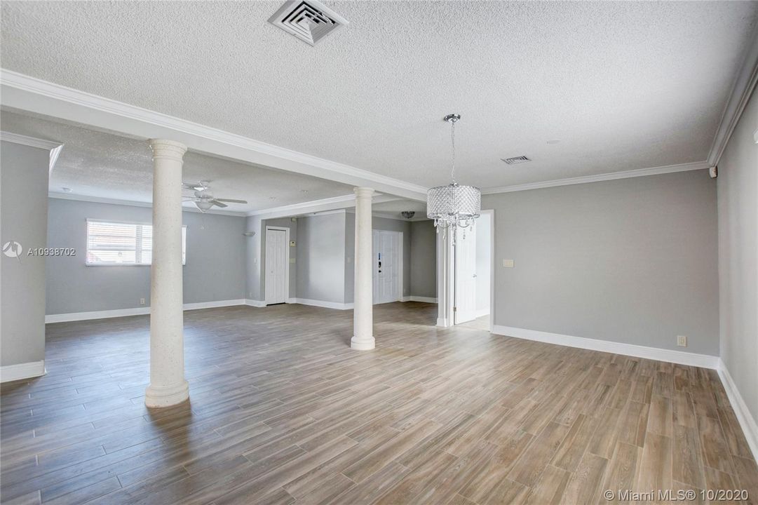 Recently Sold: $399,900 (3 beds, 2 baths, 1699 Square Feet)