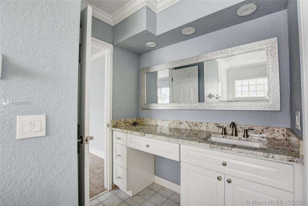 Recently Sold: $399,900 (3 beds, 2 baths, 1699 Square Feet)