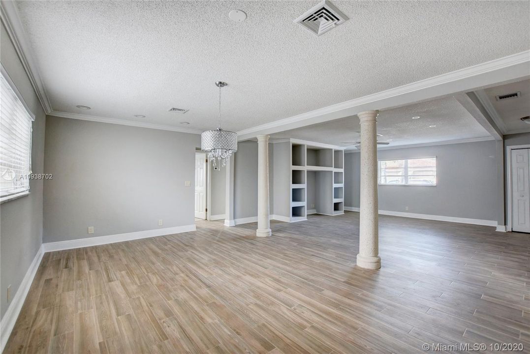 Recently Sold: $399,900 (3 beds, 2 baths, 1699 Square Feet)