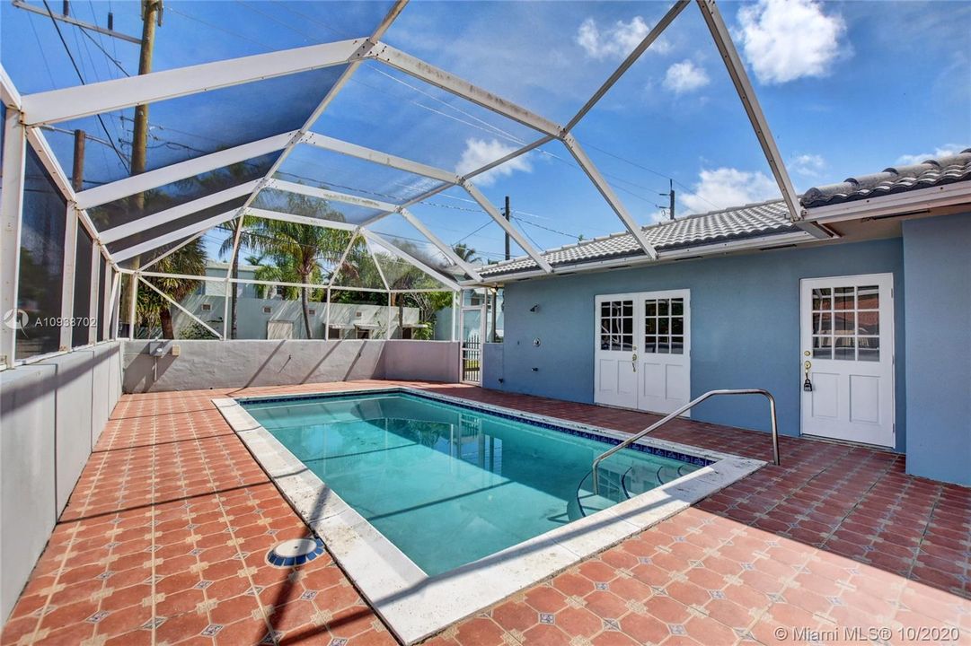 Recently Sold: $399,900 (3 beds, 2 baths, 1699 Square Feet)