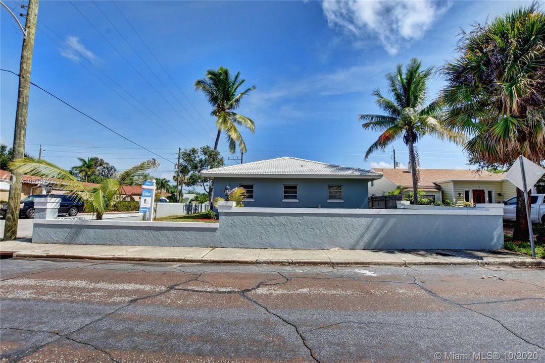 Recently Sold: $399,900 (3 beds, 2 baths, 1699 Square Feet)
