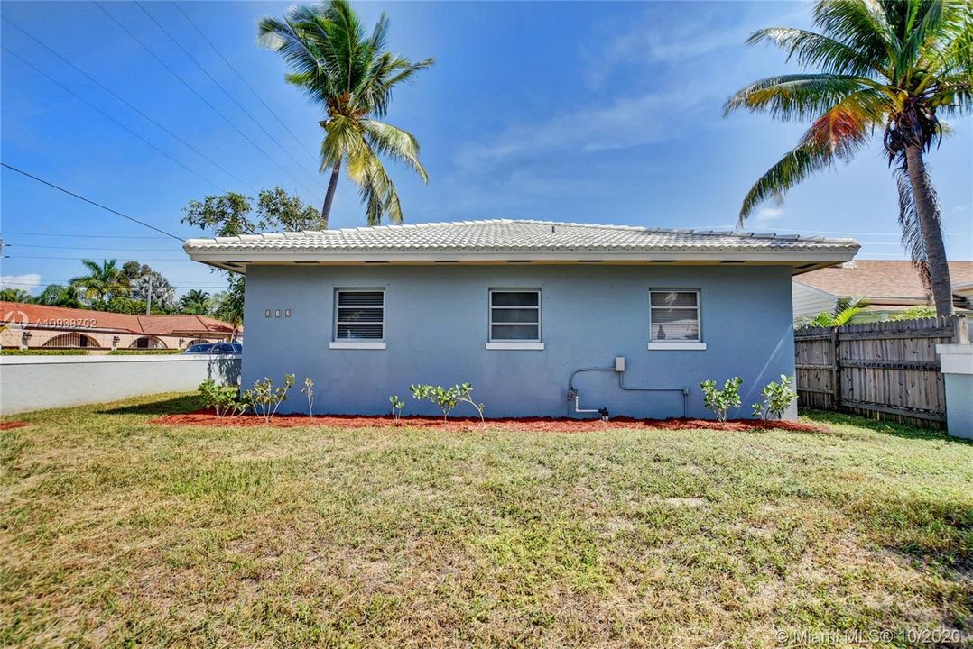 Recently Sold: $399,900 (3 beds, 2 baths, 1699 Square Feet)